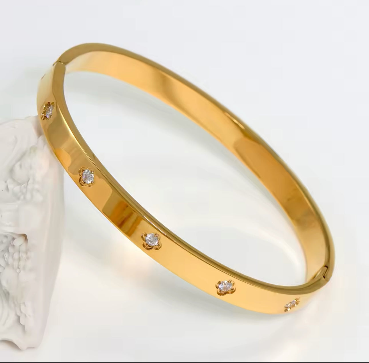 The Diamond Clover Bangle / 18K Gold Plated - Nina Kane Jewellery