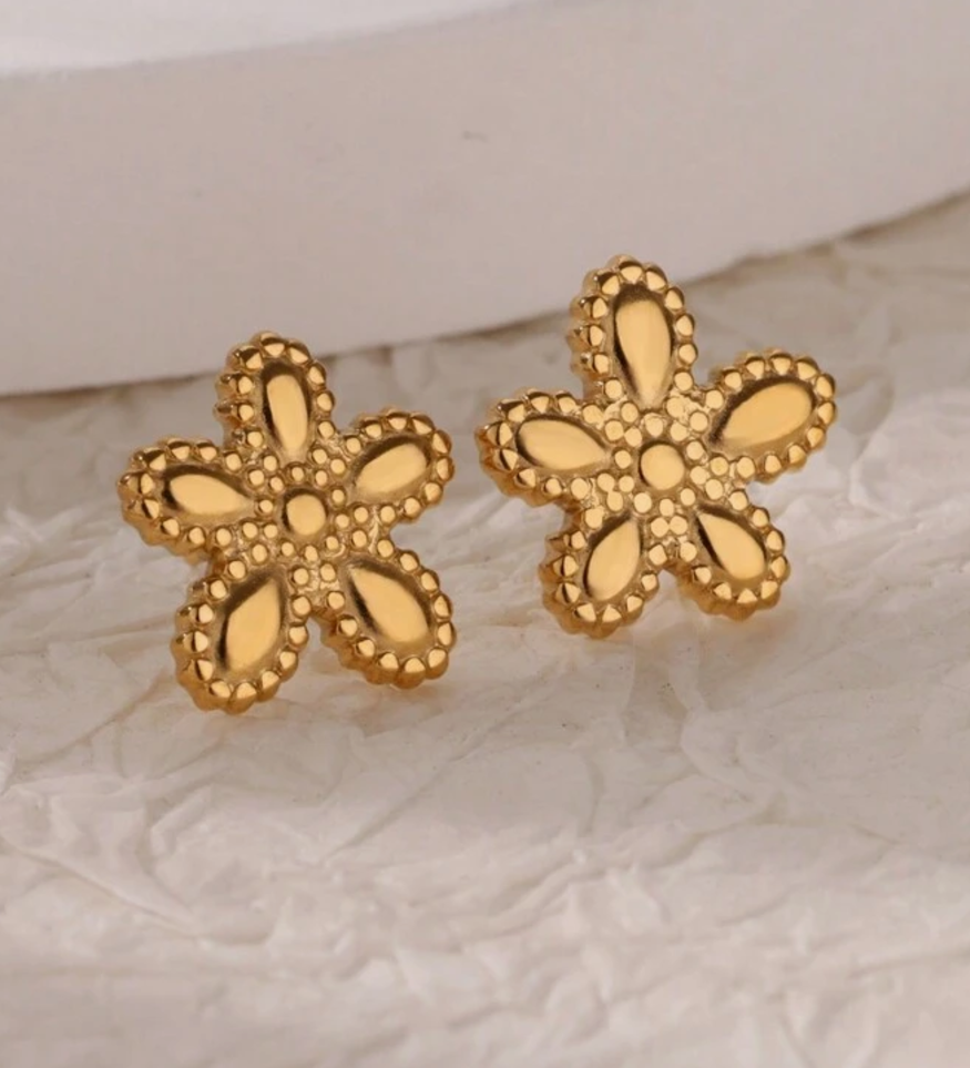 Daisy Flower Stud Earrings / 18K Gold Plated - Nina Kane Jewellery