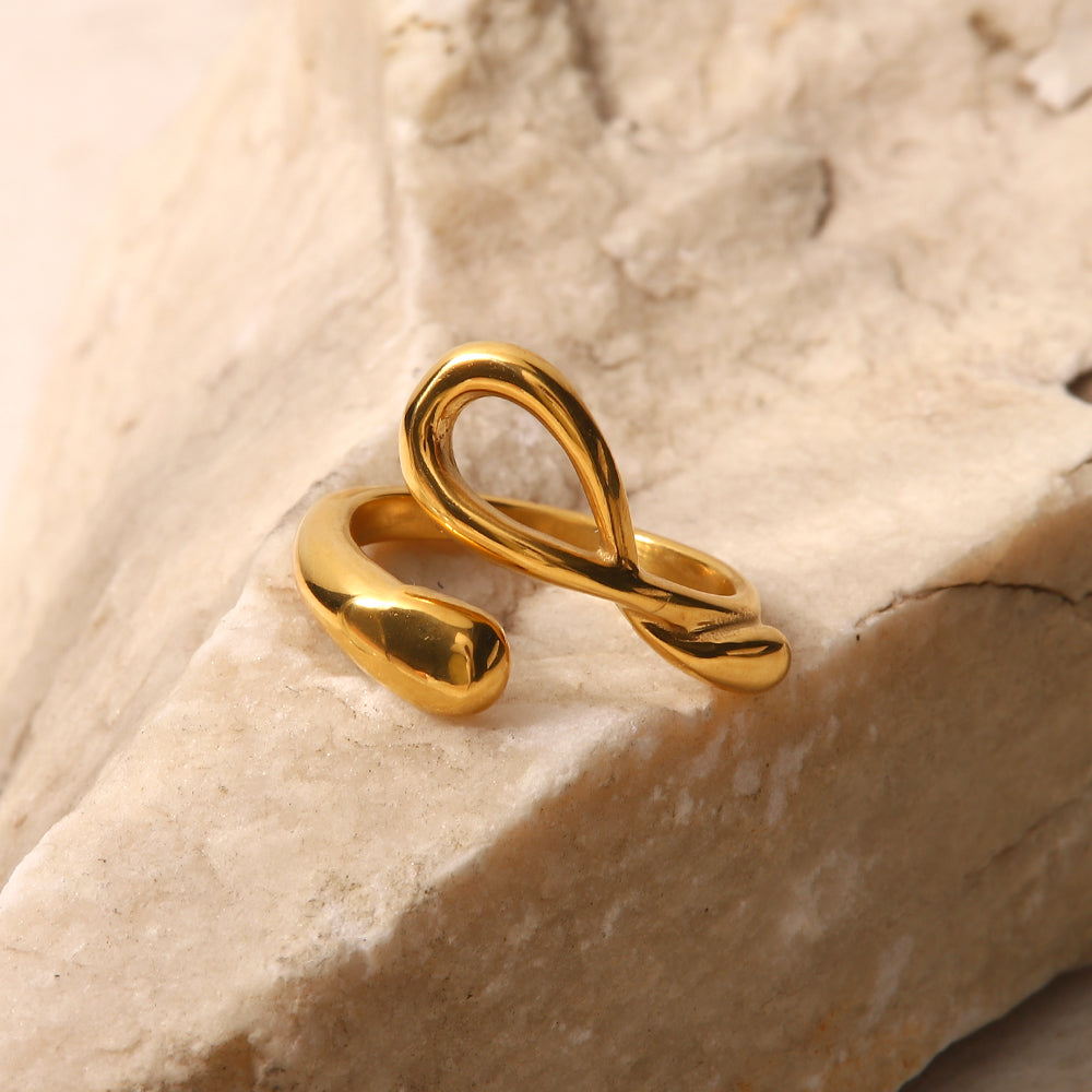 Lulu Statement Tie Ring / 18K Gold Plated