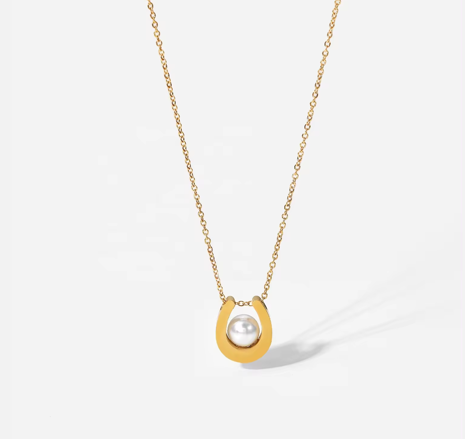 Hemera Pearl Horseshoe Necklace / 18K Gold Plated - Nina Kane Jewellery