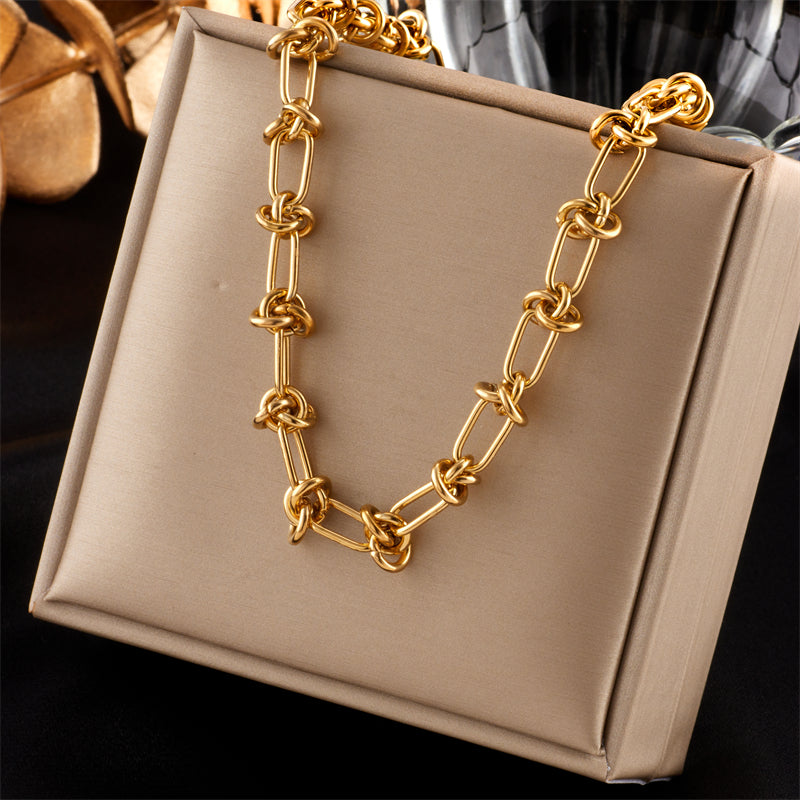 Estera Knot Link Chain Necklace / Stainless Steel