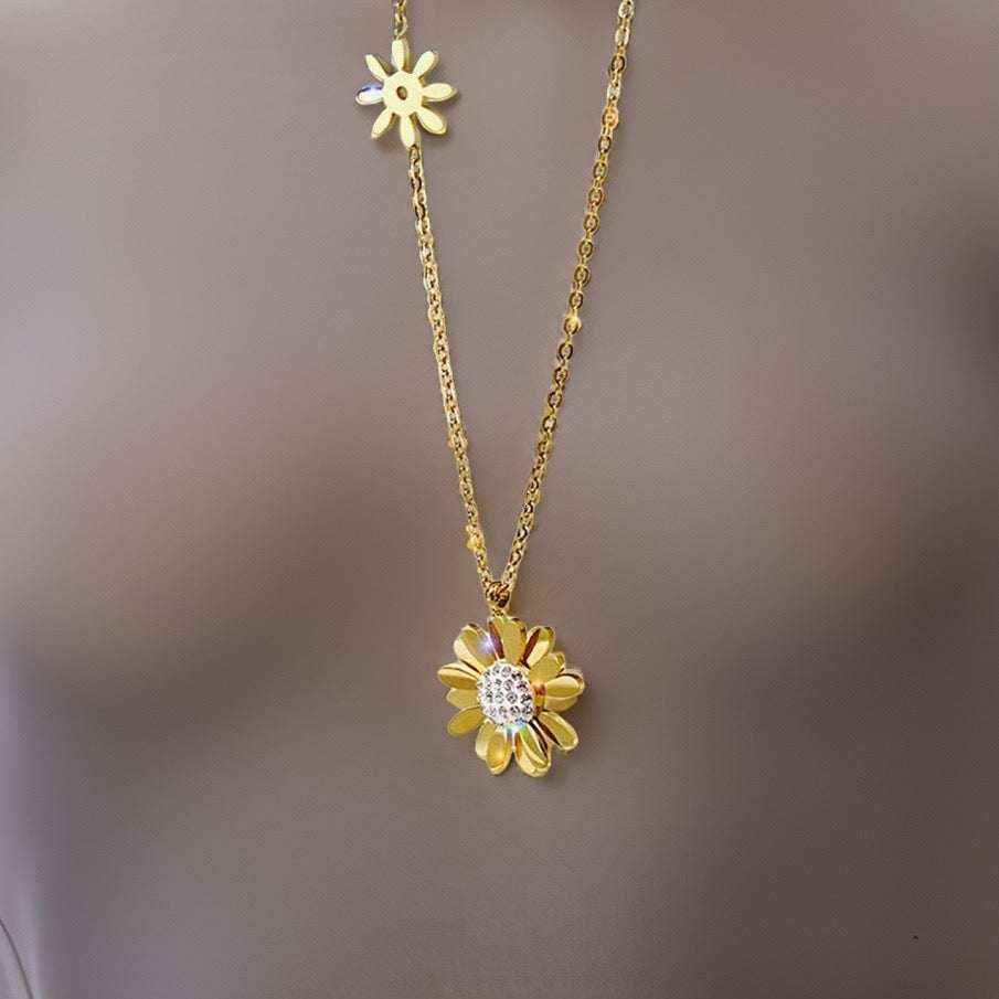 Louise Golden Daisy Necklace / 18K Gold Plated - Nina Kane Jewellery