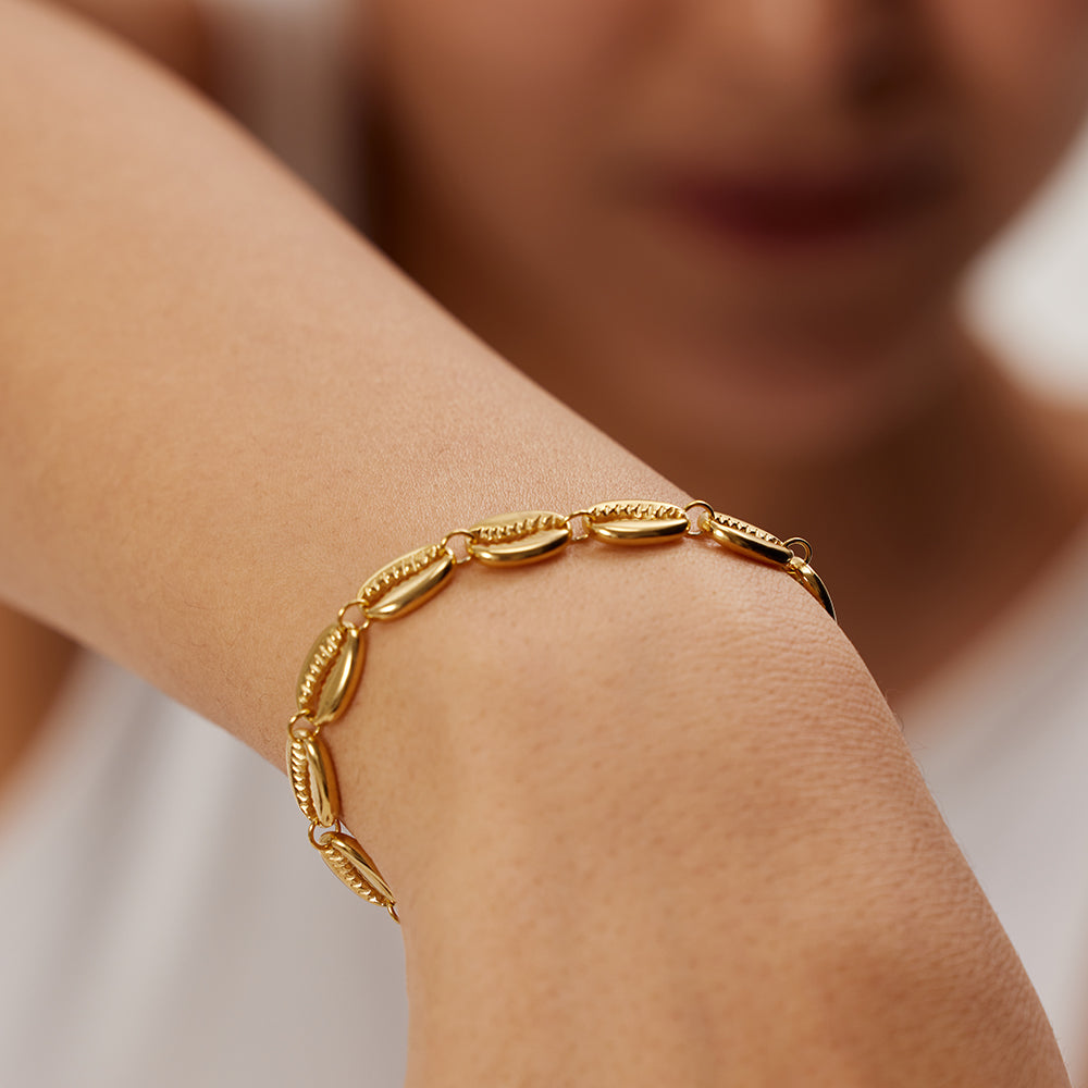 Golden Cowrie Shells Bracelet / Stainless Steel