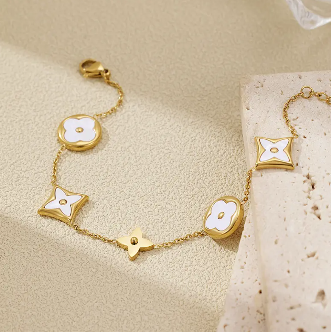 Luxury Clover & Diamond Bracelet / 18K Gold Plated - Nina Kane Jewellery
