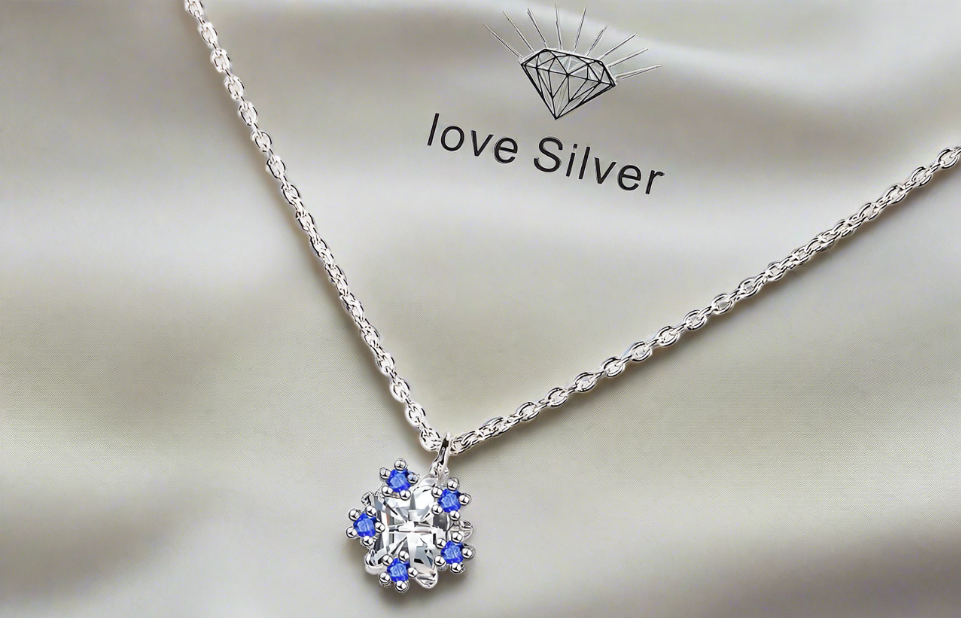 Anna Snowflake Necklace / 925 Sterling Silver - Nina Kane Jewellery