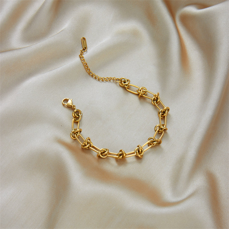 Estera Knot Lunk Chain Bracelet / 18K Gold Plated