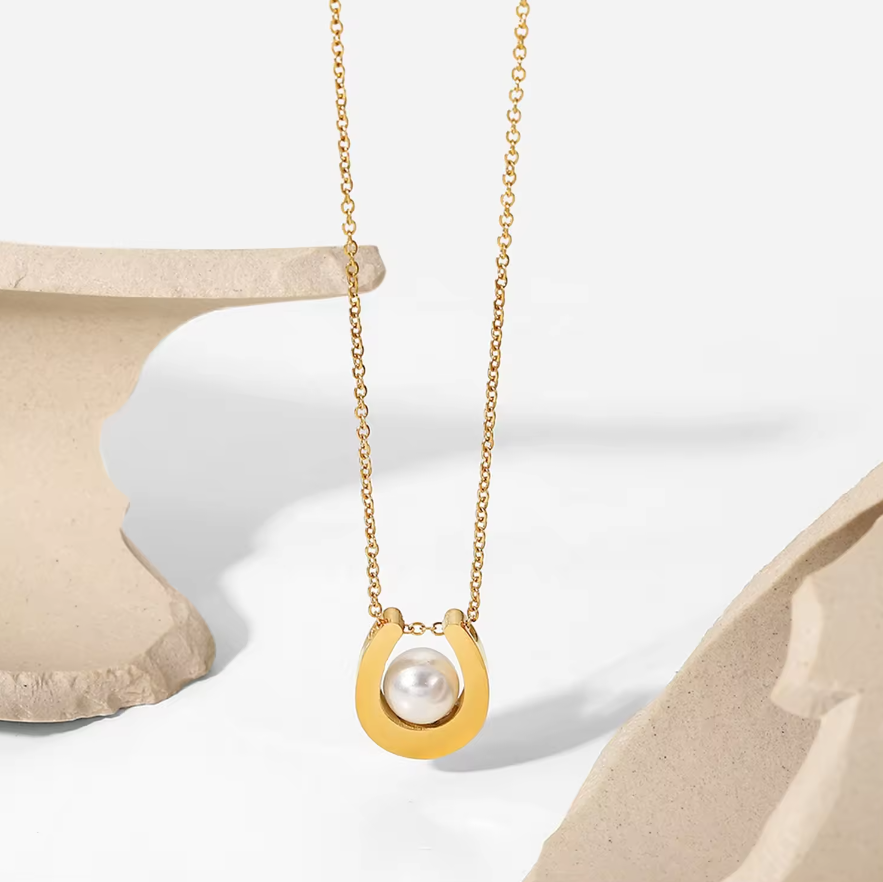 Hemera Pearl Horseshoe Necklace / 18K Gold Plated - Nina Kane Jewellery