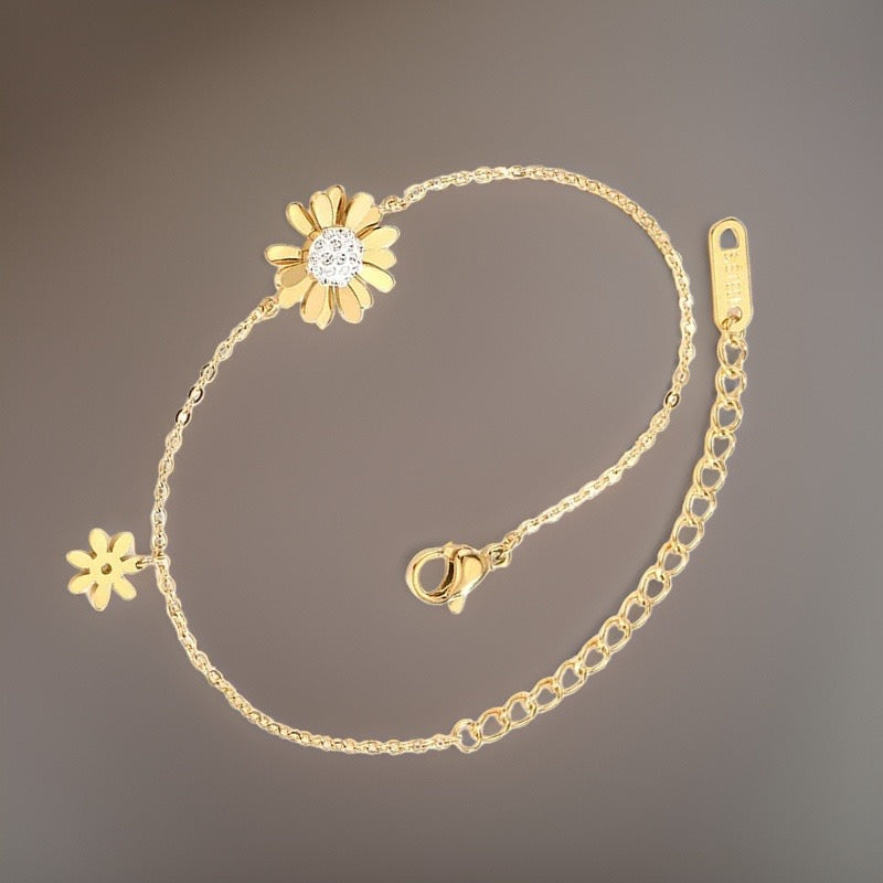 Louise Golden Daisy Bracelet / 18K Gold Plated - Nina Kane Jewellery