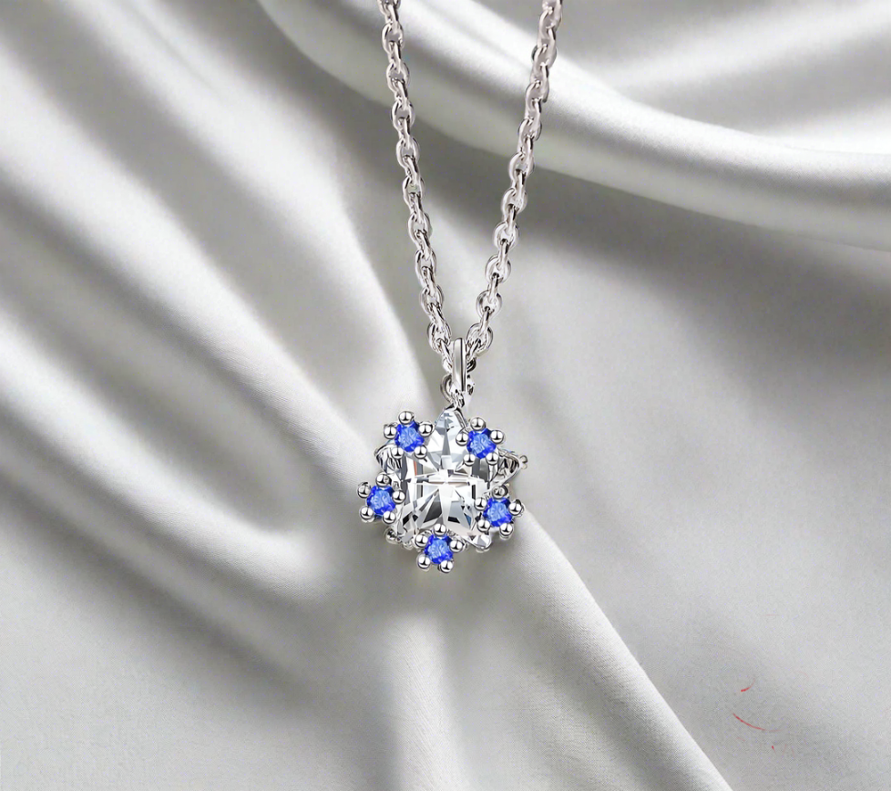 Anna Snowflake Necklace / 925 Sterling Silver - Nina Kane Jewellery
