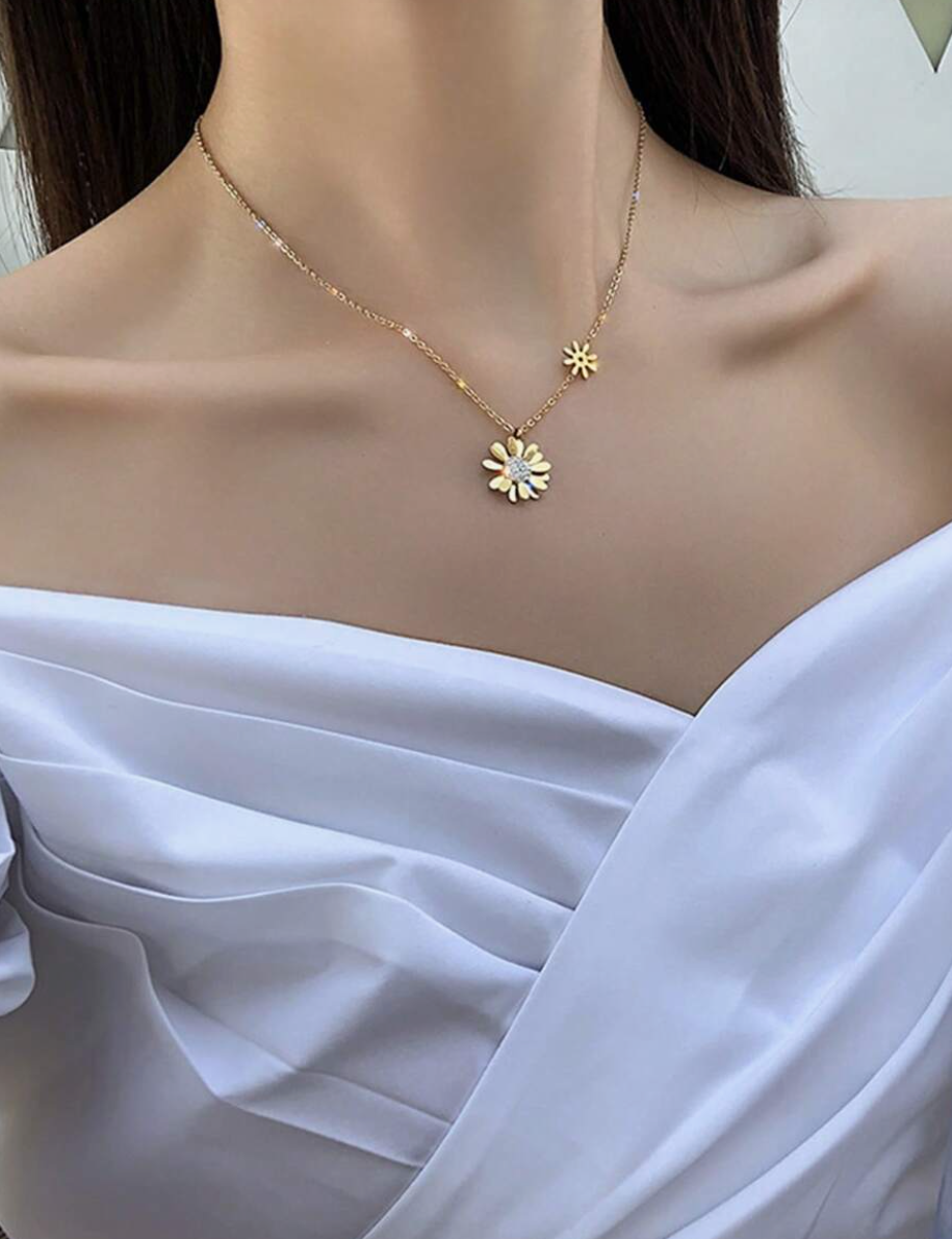 Louise Golden Daisy Necklace / 18K Gold Plated - Nina Kane Jewellery