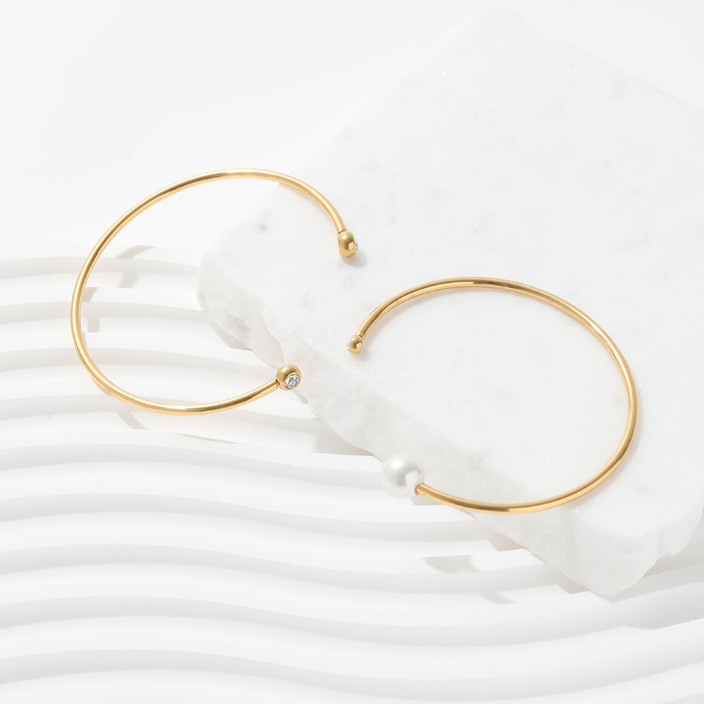 Barcelona Gold Adjustable Bangle / 18K Gold Plated