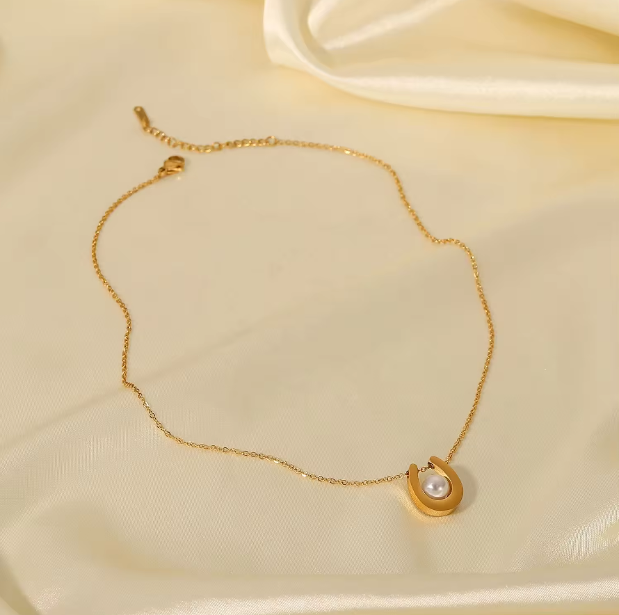 Hemera Pearl Horseshoe Necklace / 18K Gold Plated - Nina Kane Jewellery