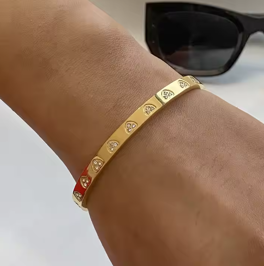 Carrie Heart Crystal Bangle / 18K Gold Plated - Nina Kane Jewellery