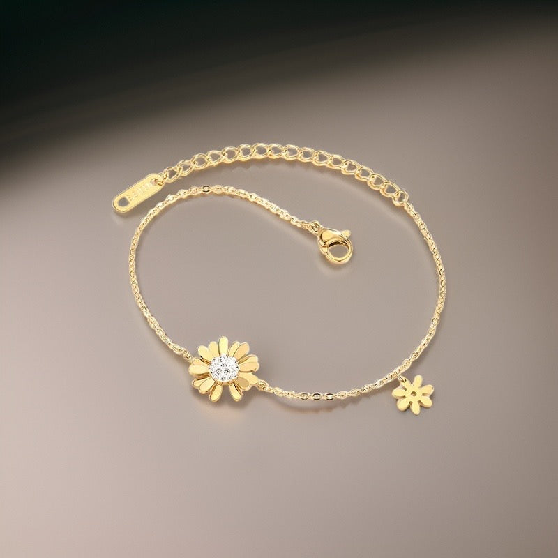Louise Golden Daisy Bracelet / 18K Gold Plated - Nina Kane Jewellery