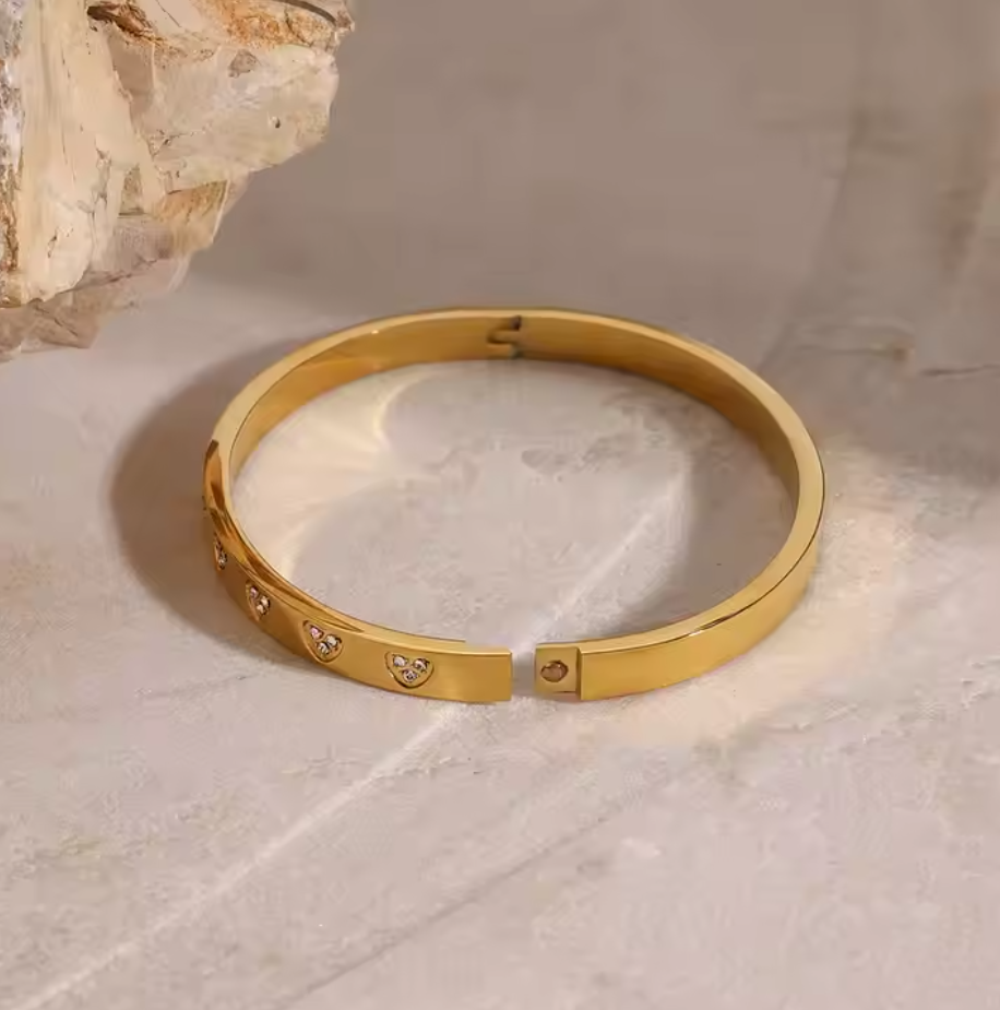 Carrie Heart Crystal Bangle / 18K Gold Plated - Nina Kane Jewellery