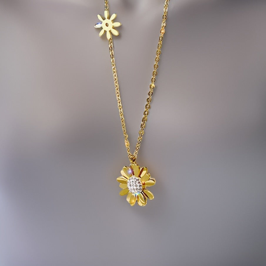 Louise Golden Daisy Necklace / 18K Gold Plated - Nina Kane Jewellery