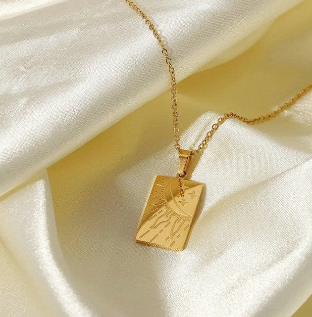 Pietra Carved Sun Pendant / 18K Gold Plated