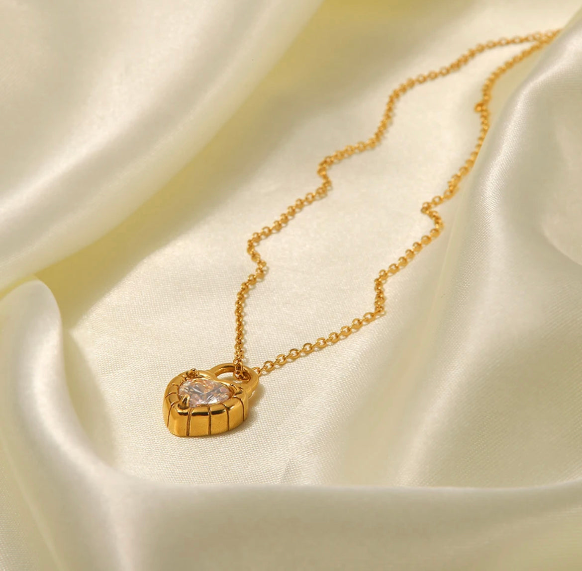 Keira Heart Lock Necklace / 18K Gold Plated