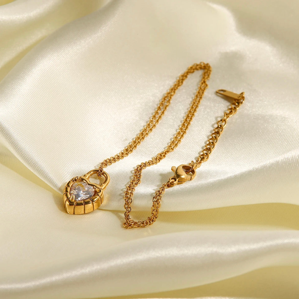 Keira Heart Lock Necklace / 18K Gold Plated