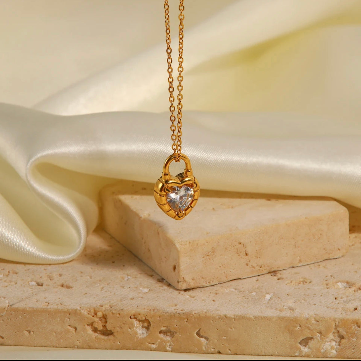 Keira Heart Lock Necklace / 18K Gold Plated