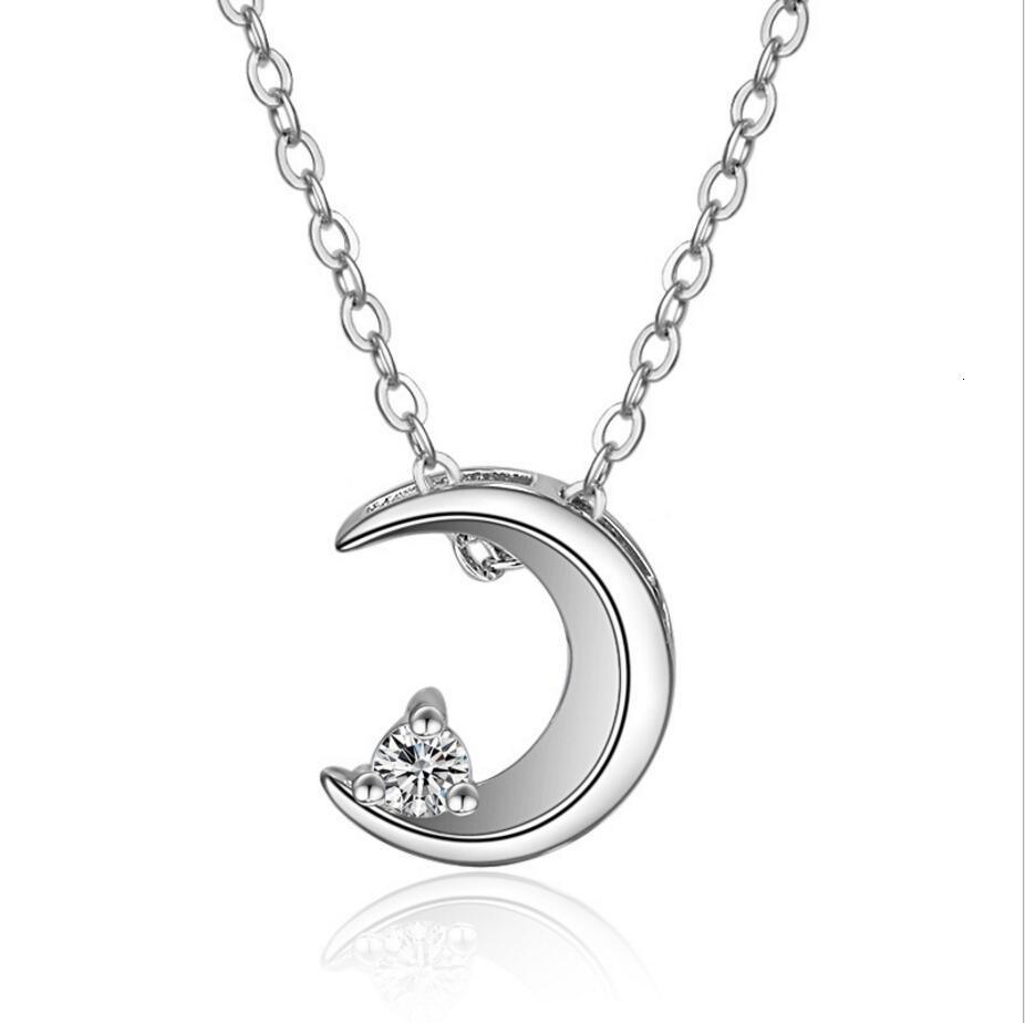 Peyton Crescent Moon Necklace / 925 Sterling Silver - Nina Kane Jewellery