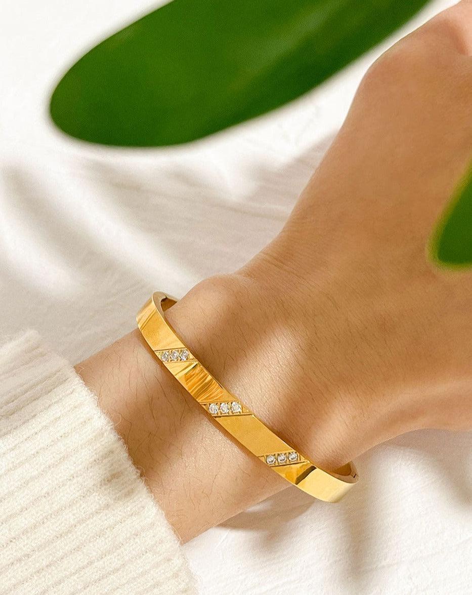 Kelani Minimalist Diamond Bangle / 18K Gold Plated - Nina Kane Jewellery