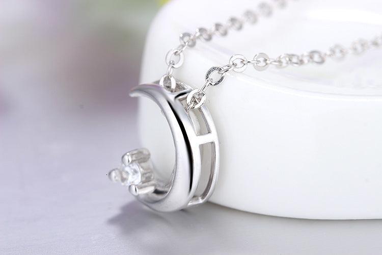 Peyton Crescent Moon Necklace / 925 Sterling Silver - Nina Kane Jewellery