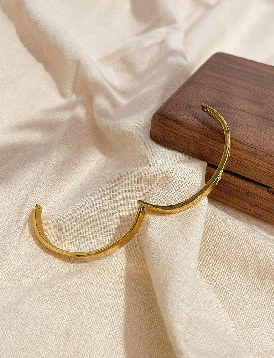 Kelani Minimalist Diamond Bangle / 18K Gold Plated - Nina Kane Jewellery