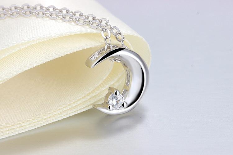 Peyton Crescent Moon Necklace / 925 Sterling Silver - Nina Kane Jewellery
