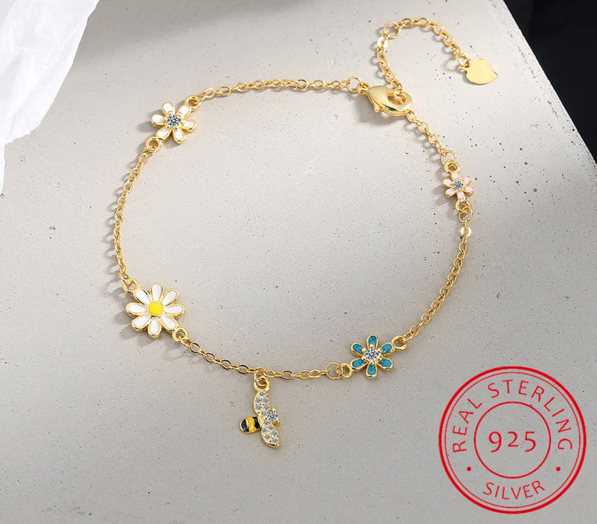 Gold Elena Bumble Bee Charm Bracelet / 925 Sterling Silver - Nina Kane Jewellery
