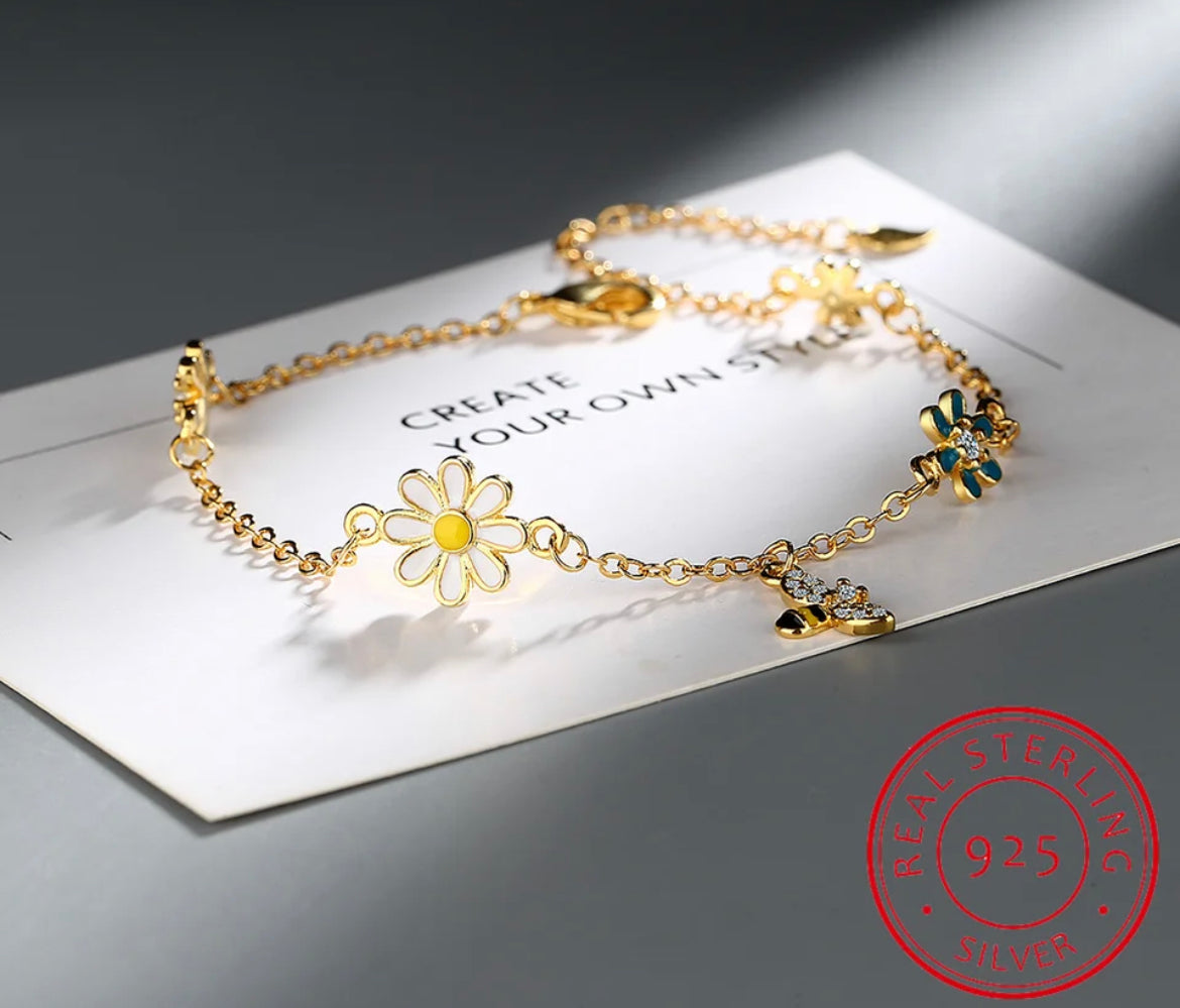Gold Elena Bumble Bee Charm Bracelet / 925 Sterling Silver - Nina Kane Jewellery