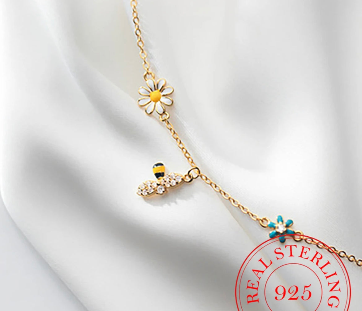 Gold Elena Bumble Bee Charm Bracelet / 925 Sterling Silver - Nina Kane Jewellery