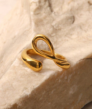 Lulu Statement Tie Ring / 18K Gold Plated