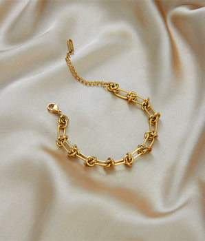 Estera Knot Lunk Chain Bracelet / 18K Gold Plated
