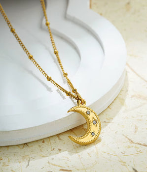 The Golden Moon Necklace / 18K Gold Plated