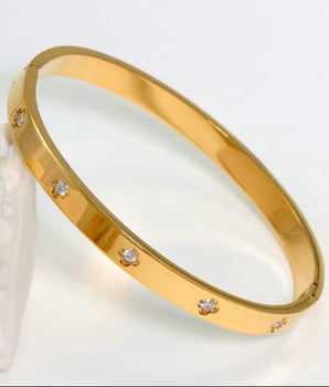The Diamond Clover Bangle / 18K Gold Plated - Nina Kane Jewellery