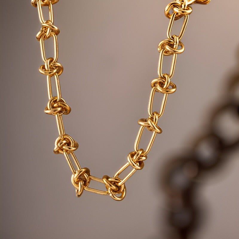 Estera Knot Link Chain Necklace /18K Gold Plated
