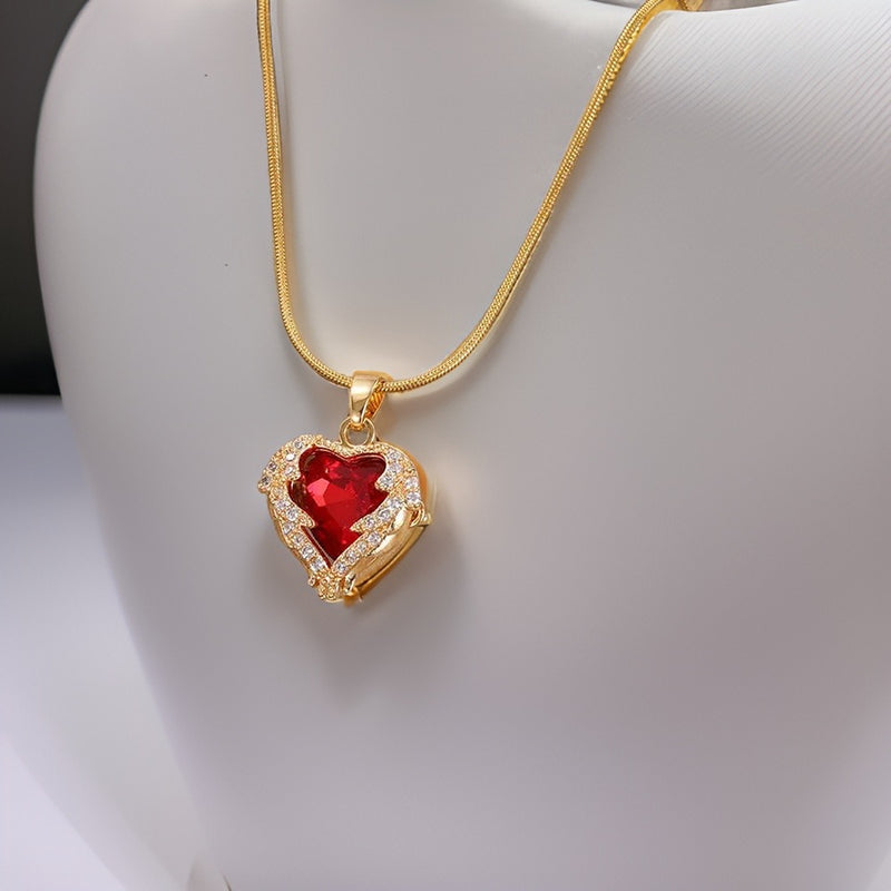 Lizzy Heart Necklaces / Stainless steel
