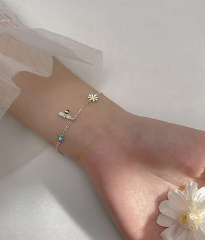 Silver Elena Bumble Bee Charm Bracelet / 925 Sterling Silver - Nina Kane Jewellery