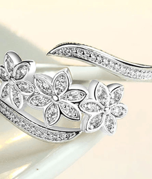 Verity Three Flower Ring / 925 Sterling Silver - Nina Kane Jewellery