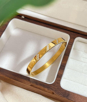 Kelani Minimalist Diamond Bangle / 18K Gold Plated - Nina Kane Jewellery