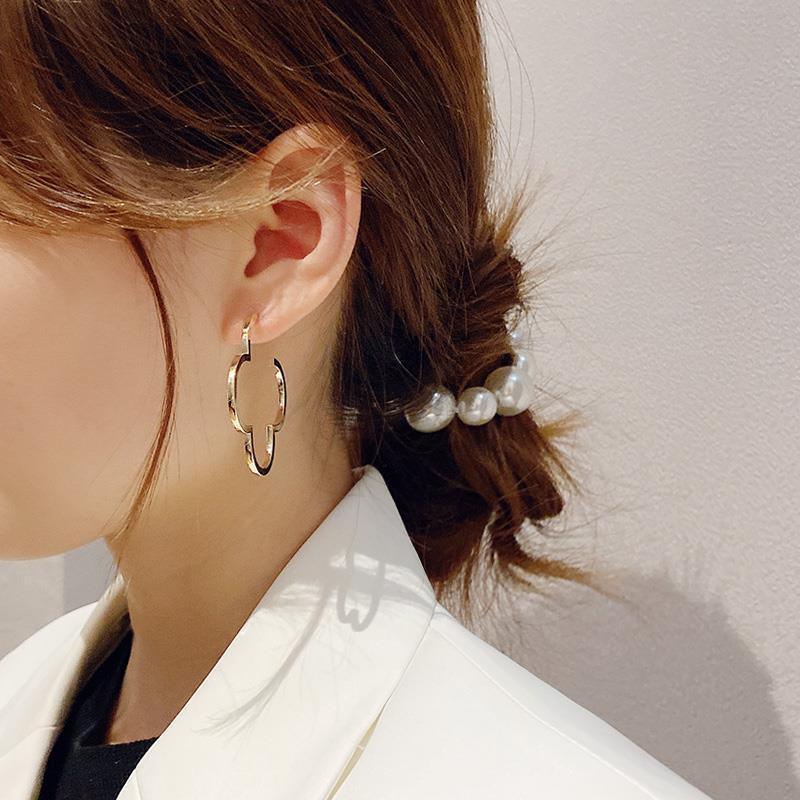Rochelle Clover Hoop Earrings / Gold Plated