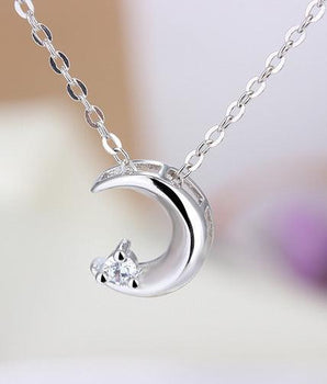 Peyton Crescent Moon Necklace / 925 Sterling Silver - Nina Kane Jewellery